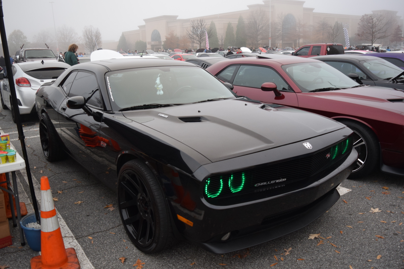 Illustration for article titled I went to Caffeine and Octane this morning and walked around some Challengers ...